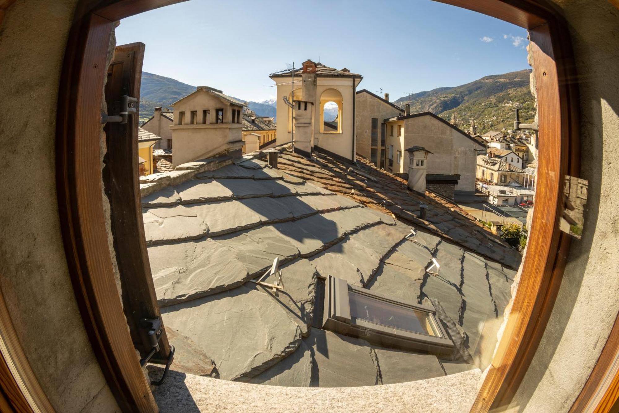Aosta Con Vista - Appartamento In Centro Екстер'єр фото