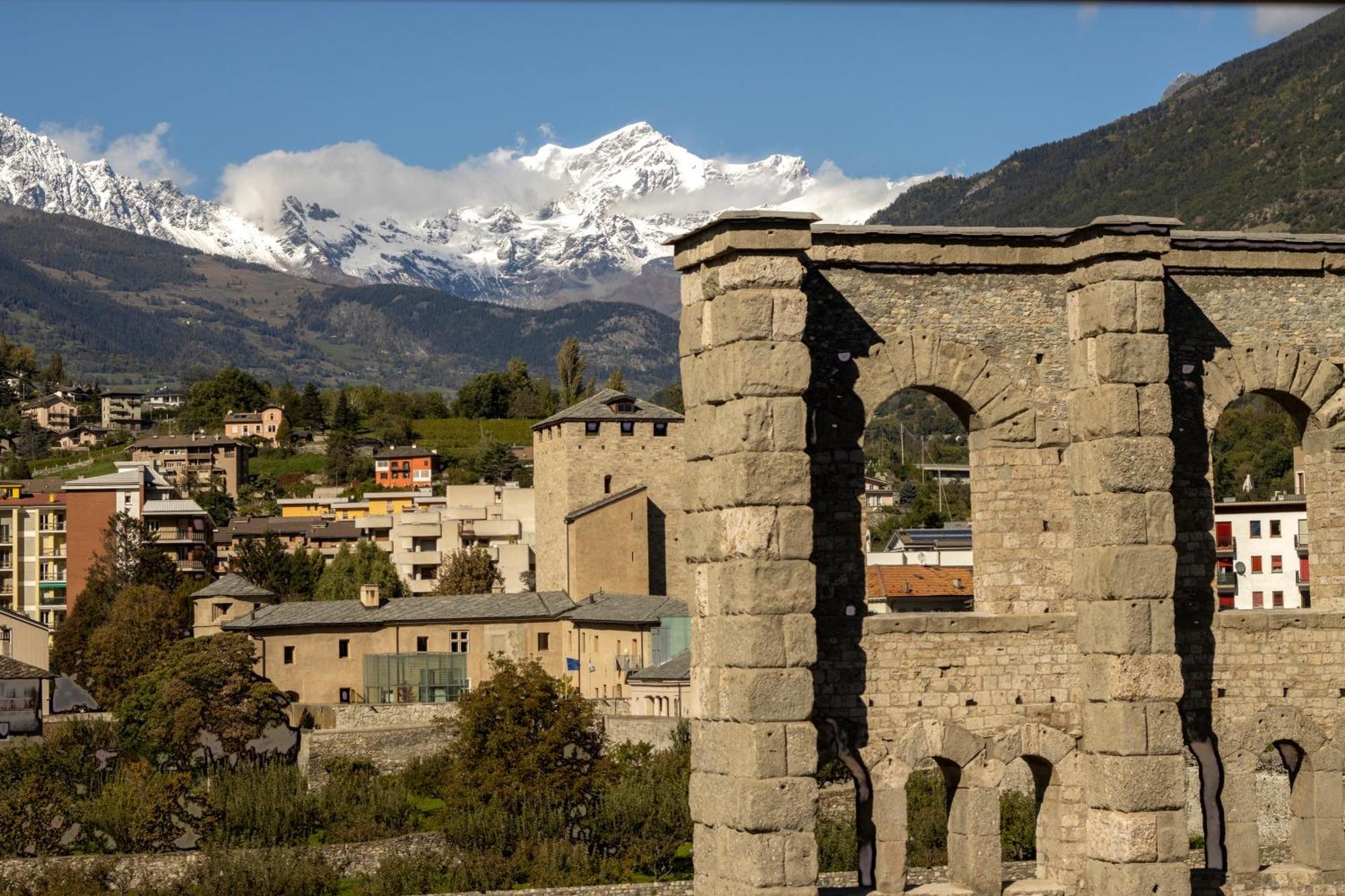 Aosta Con Vista - Appartamento In Centro Екстер'єр фото