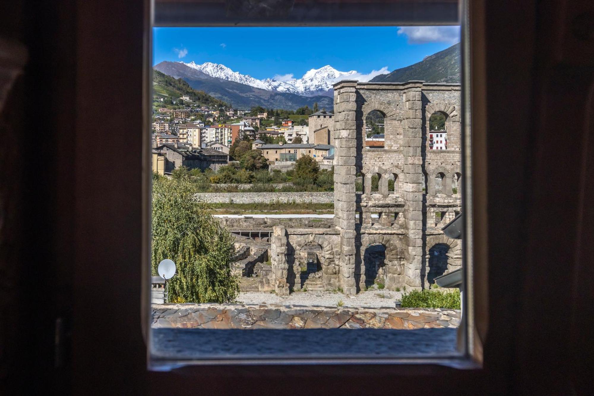 Aosta Con Vista - Appartamento In Centro Екстер'єр фото